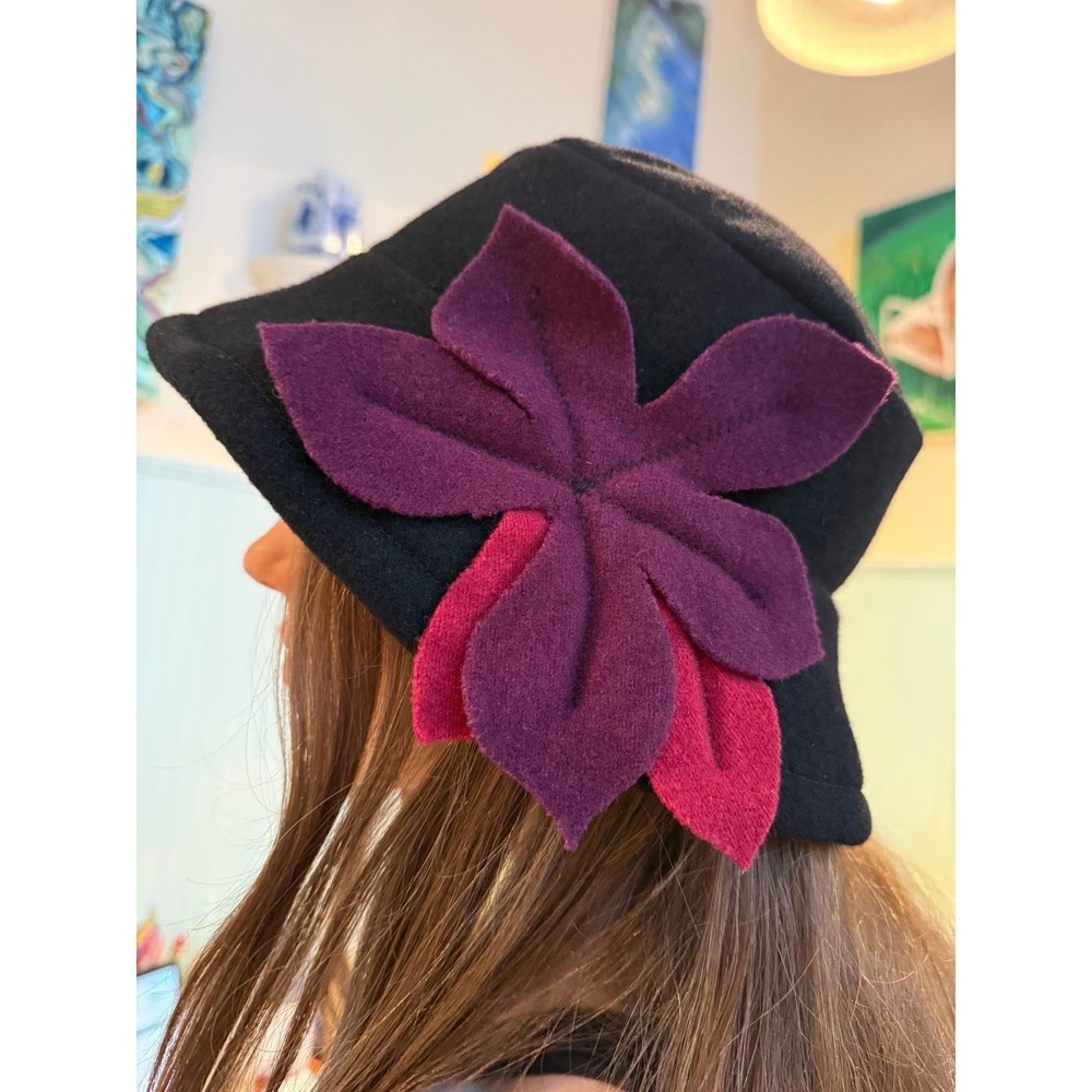 Vtg Y2K Canada-made Parkhurst wool felt bucket hat with flower‎ Boho